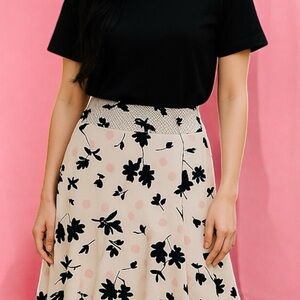 Banana Republic Black and Cream Smocked Midi Skirt Size 10